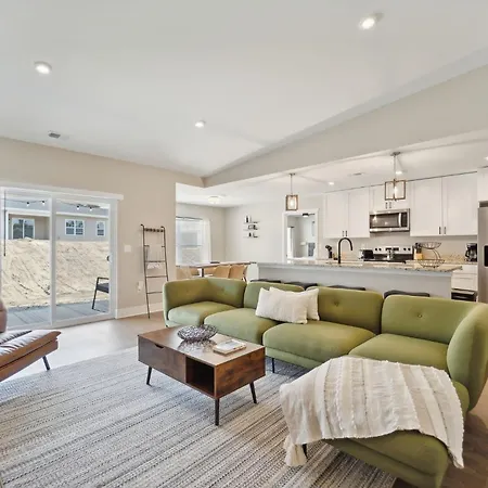 Spacious 10Br 10Ba Combined Condos In Traverse City